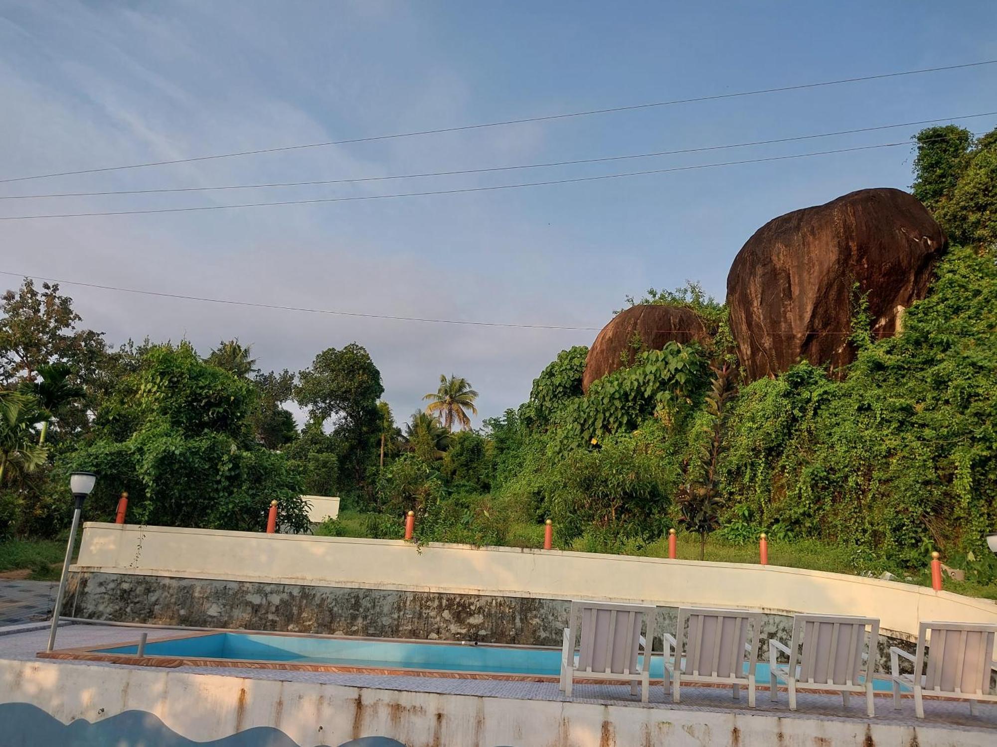 Stayberries River Rock Villa Athirapilly Kizhake Chālakudi 외부 사진